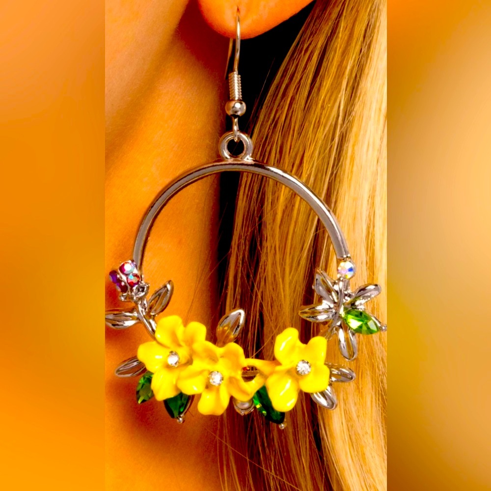 🔥🌼🔥 SO PRETTY❗️ PAPARAZZI “FAIRY FREESTYLE” YELLOW CLIP-ON EARRINGS❗️